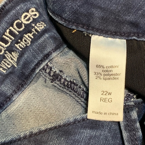 Maurices Everflex Plus Jeans - Picture 2 of 3